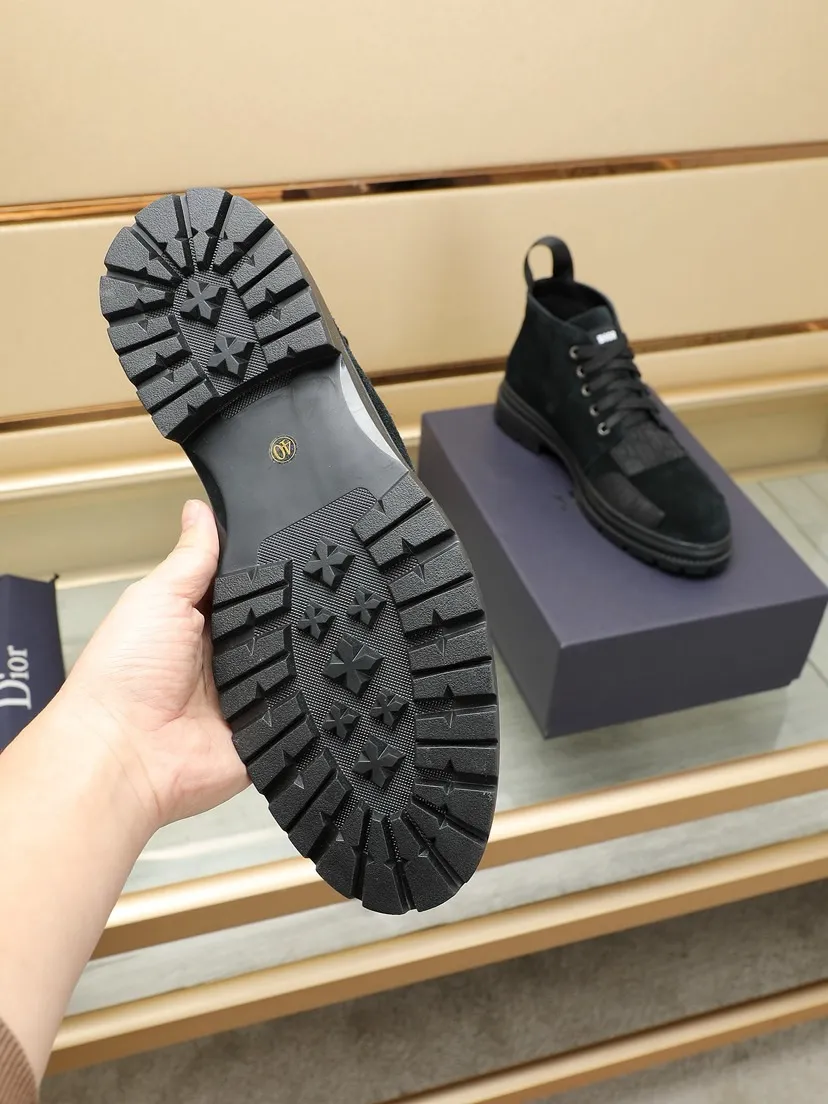 Factory P460 men's shoes💰【Dior】Dior✨ is online simultaneously👏 This casual sports shoe is a new product in the series and continues Di*r's classic style. The upper is made of original first-layer cowhide, paired with a textured outsole, and the brand's iconic details are on the side openings to enhance the style. Fashionable and versatile. Create a casual look. Size: 38-44 (45 customized)